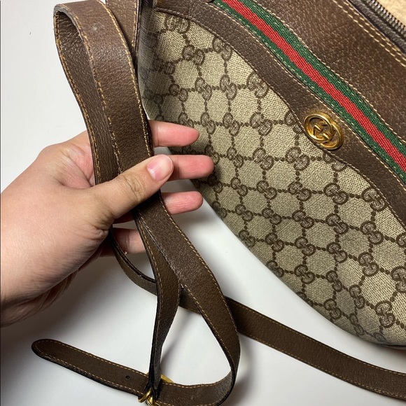 Crossbody - Picture 5 of 16